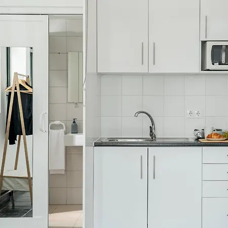 Pelourinho By An Island * فونشال